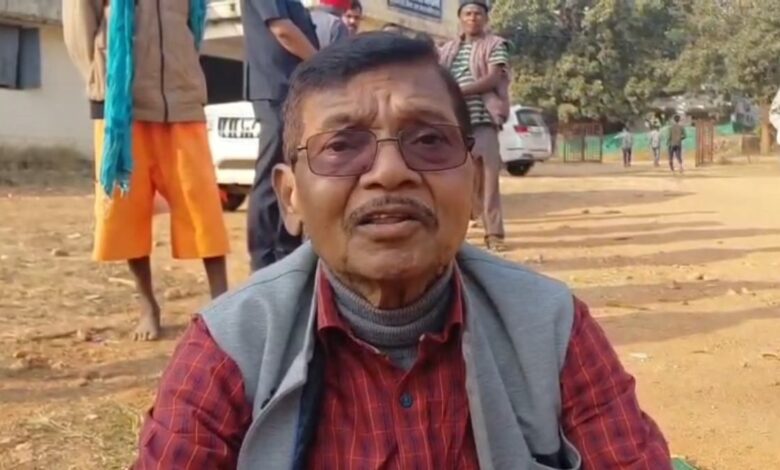 किसानों की परेशानियों पर देवलाल दुग्गा का धरना, धान खरीदी व्यवस्था पर उठे सवाल