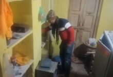 ज्वेलर्स की दुकानों में लाखों की लूट, बदमाशों ने गुलैल से किया हमला