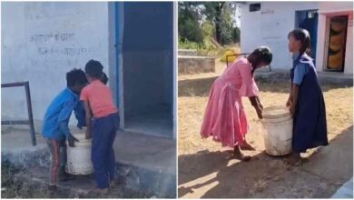 स्कूल में बच्चों से कराई शौचालय सफाई, वीडियो वायरल