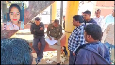 साईं मंदिर के पास महिला शिक्षिका जिनेश्वरी कुर्रे की अधजली लाश मिली