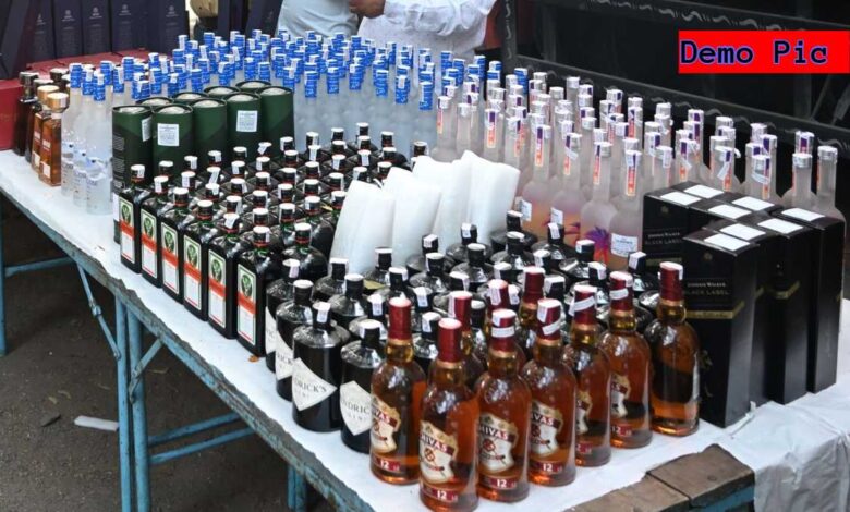 ठेकेदार ने उठाए सवाल, पुलिस ने भोपाल में 60 लाख की शराब बरामद की
