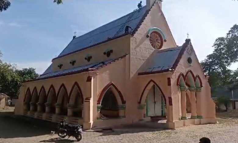 सीहोर का ऑल सेंट्स चर्च: क्रिसमस पर जगमगाती ऐतिहासिक धरोहर