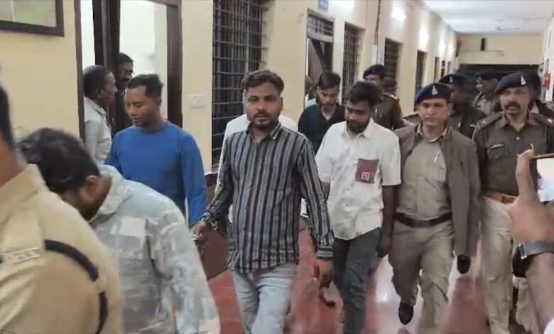 राजकुमार धुरी अपहरण–हत्या पुलिस ने 7 फरार आरोपियों को गिरफ्तार किया राजकुमार धुरी अपहरण–हत्या पुलिस ने 7 फरार आरोपियों को गिरफ्तार किया