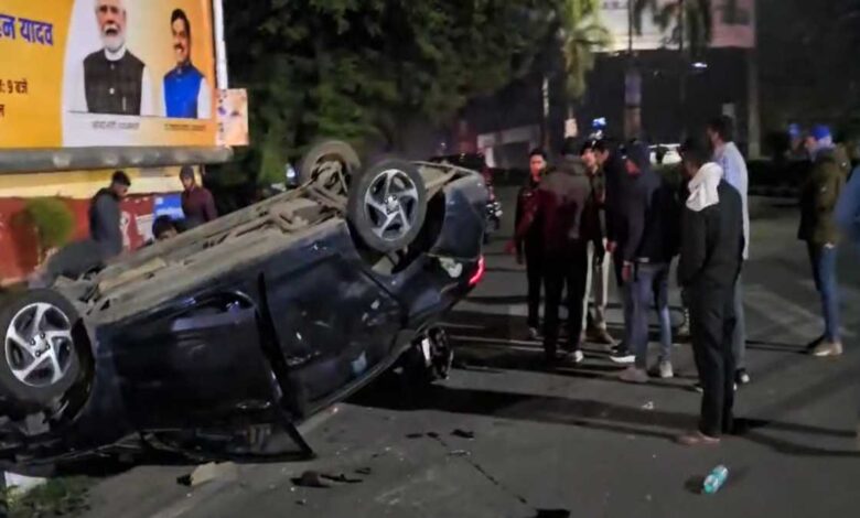 नशे में वाहन चालक की टक्कर से पुलिस को बड़ा हादसा टल गया