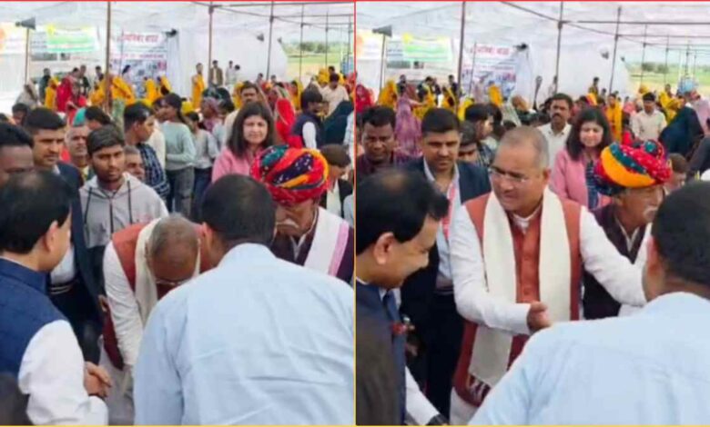 सांसद ने अफसरों के पैर छूकर जताई गहरी नाराजगी सांसद ने अफसरों के पैर छूकर जताई गहरी नाराजगी