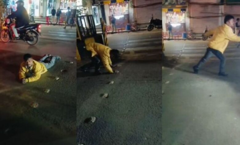 नशे में धुत युवक ने मचाई अफरातफरी, ट्रैफिक जाम और पिटाई