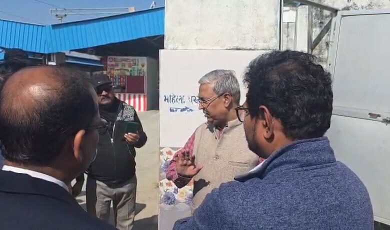 रेलवे स्टेशन की गंदगी और अव्यवस्था पर DRM का कड़ा विरोध