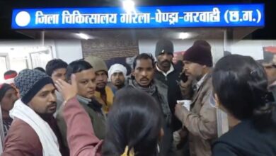 जिला अस्पताल में नशे में हंगामा, महिला डॉक्टरों से मारपीट