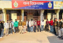 प्राइवेट पार्टी पर पुलिस की रेड, 21 युवक-युवतियां गिरफ्तार