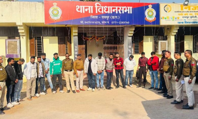 प्राइवेट पार्टी पर पुलिस की रेड, 21 युवक-युवतियां गिरफ्तार