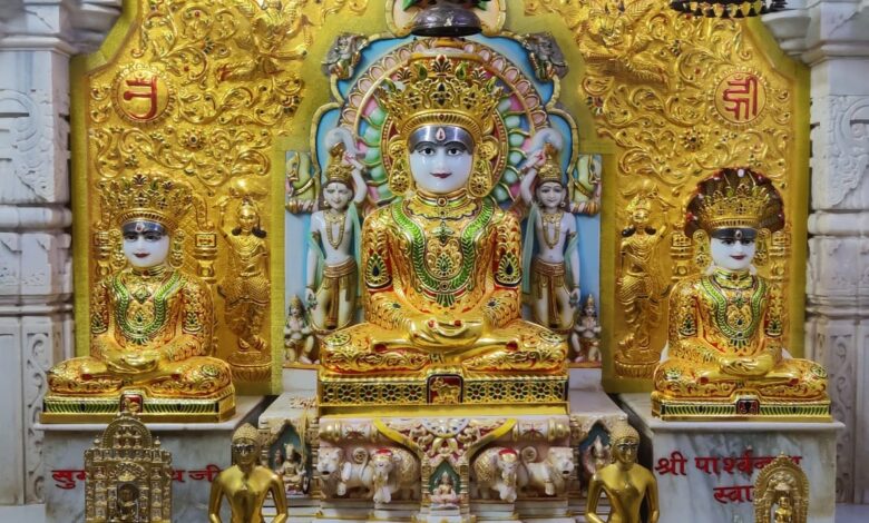 श्री सीमंधर स्वामी जैन मंदिर व चमत्कारी दादाबाड़ी में सोने चांदी के बरक व दिव्य औषधियों से 18 अभिषेक महापूजन कल