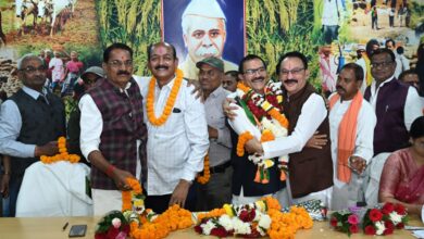 जिला सहकारी केन्द्रीय बैंक मर्यादित, रायपुर में अध्यक्ष एवं उपाध्यक्ष द्वारा कार्यभार ग्रहण