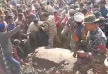 धर्मांतरण विवाद शव दफन को लेकर झूमाझटकी, ग्रामीण और पुलिस घायल