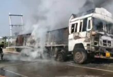 हाईवे पर ट्रक में अचानक आग, यातायात हुआ प्रभावित