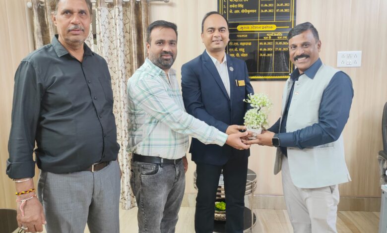 छत्तीसगढ़ चेम्बर ने रायपुर रेलवे स्टेशन को सर्वसुविधा युक्त बनाने पर दिया ज़ोर