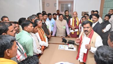 बस्तर संभाग के सरपंचों ने नए विधानसभा भवन में देखी लोकतांत्रिक प्रक्रिया बस्तर संभाग के सरपंचों ने नए विधानसभा भवन में देखी लोकतांत्रिक प्रक्रिया