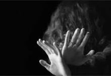 चाची-भतीजी से झारखंड के 3 युवकों ने जंगल में किया गैंगरेप, एएसआई सस्पेंड, एसआई लाइन अटैच चाची-भतीजी से झारखंड के 3 युवकों ने जंगल में किया गैंगरेप, एएसआई सस्पेंड, एसआई लाइन अटैच