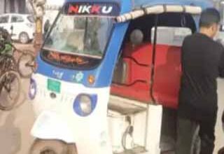 अनियंत्रित होकर सड़क किनारे पलटी ऑटो, 1 की मौत, 5 घायल अनियंत्रित होकर सड़क किनारे पलटी ऑटो, 1 की मौत, 5 घायल