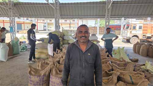 धान उपार्जन केंद्रों में बेहतर व्यवस्थाओं से किसानों के लिए धान विक्रय हुआ आसान धान उपार्जन केंद्रों में बेहतर व्यवस्थाओं से किसानों के लिए धान विक्रय हुआ आसान