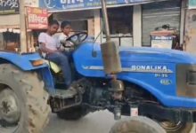 बलरामपुर ड्राइवर बेहोश बच्चे ने बचाया ट्रैक्टर