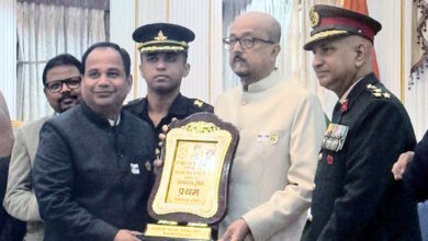 रायपुर में सर्वाधिक 18 लाख की जमा राशि के लिए कलेक्टर डॉ. गौरव सिंह सम्मानित रायपुर में सर्वाधिक 18 लाख की जमा राशि के लिए कलेक्टर डॉ. गौरव सिंह सम्मानित