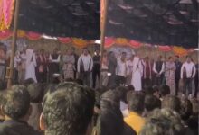 ब्लॉक में कोयला खदान जनसुनवाई पर विरोध प्रदर्शन ब्लॉक में कोयला खदान जनसुनवाई पर विरोध प्रदर्शन