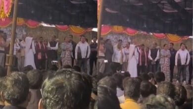 ब्लॉक में कोयला खदान जनसुनवाई पर विरोध प्रदर्शन ब्लॉक में कोयला खदान जनसुनवाई पर विरोध प्रदर्शन