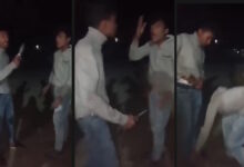 वायरल वीडियो युवक को चाकू दिखाकर माफी मंगवाई
