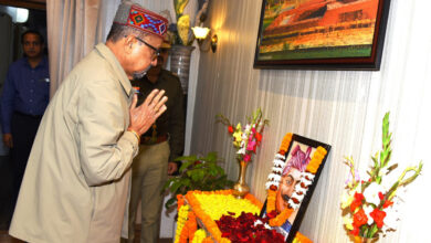 राज्यपाल ने शहीद वीर नारायण सिंह को दी श्रद्धांजलि राज्यपाल ने शहीद वीर नारायण सिंह को दी श्रद्धांजलि