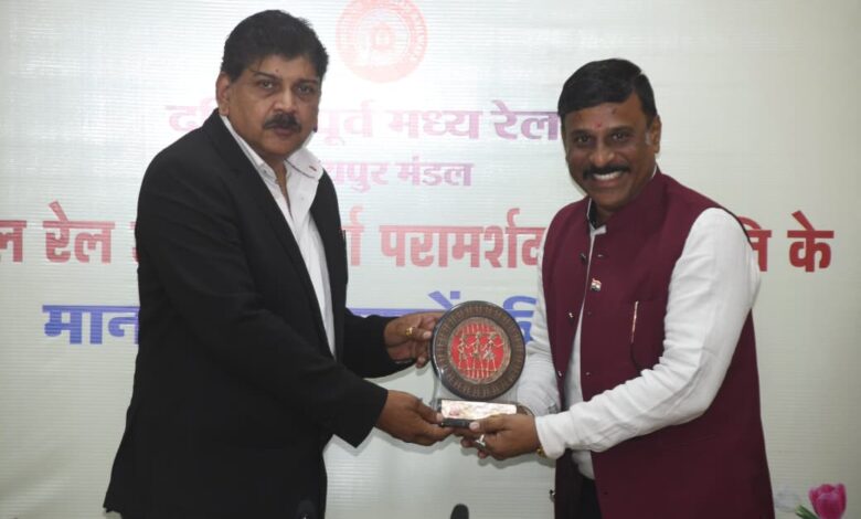 रायपुर से नई सुपरफास्ट ट्रेने चलाने चेम्बर ने की मांग रायपुर से नई सुपरफास्ट ट्रेने चलाने चेम्बर ने की मांग