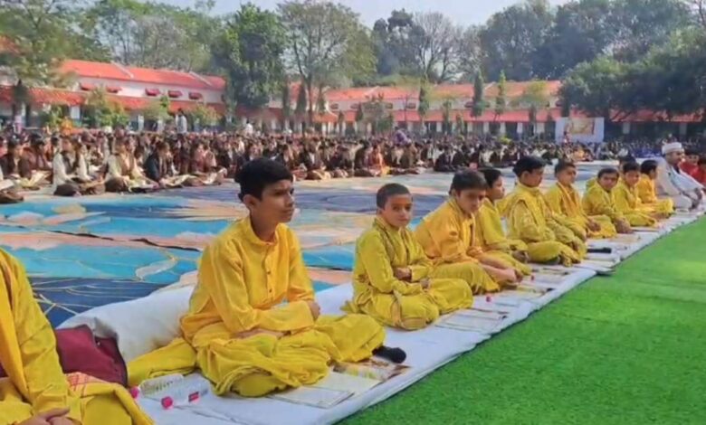 जबलपुर में स्कूली बच्चों ने सामूहिक गीता पाठ से मनाया भव्य गीता महोत्सव