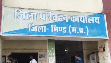 भिंड आरटीओ में अधिकारी-पदाचार का विवाद चपरासी संभाल रहा कार्यालय भिंड आरटीओ में अधिकारी-पदाचार का विवाद चपरासी संभाल रहा कार्यालय