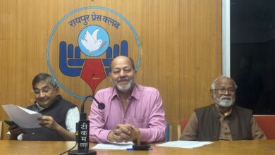 शहीद वीरनारायण सिंह और छत्तीसगढ़ माहतारी सम्मान समारोह शहीद वीरनारायण सिंह और छत्तीसगढ़ माहतारी सम्मान समारोह