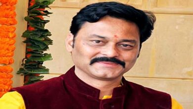 अवैध रेत उत्खनन में विधायक की कंपनियों पर कार्रवाई