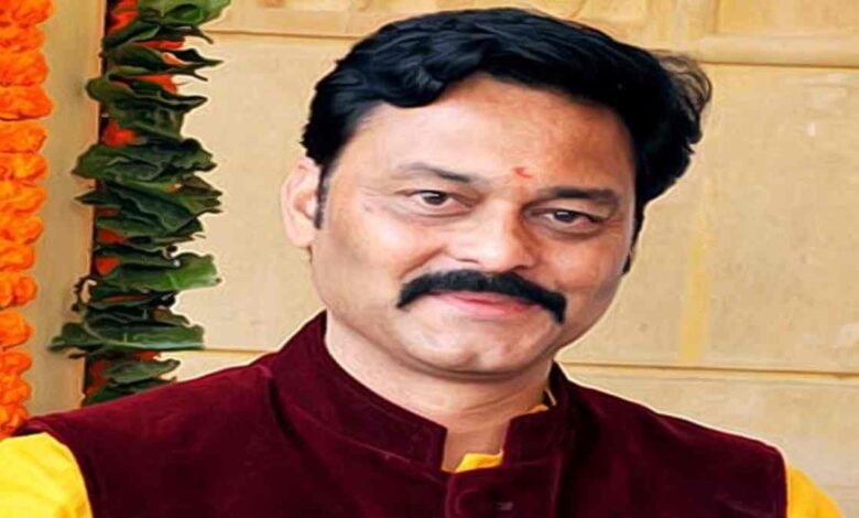 अवैध रेत उत्खनन में विधायक की कंपनियों पर कार्रवाई अवैध रेत उत्खनन में विधायक की कंपनियों पर कार्रवाई