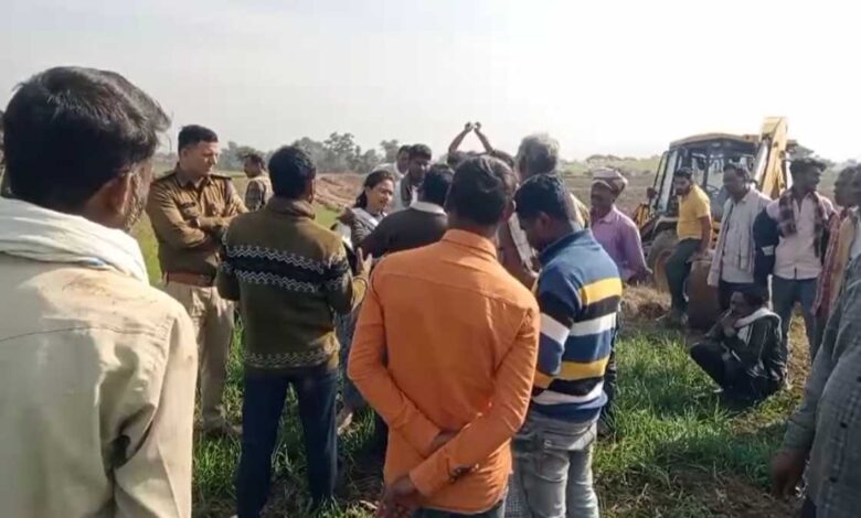 श्मशान घाट तक शव यात्रा के लिए रास्ता बनाने पर प्रशासन की त्वरित कार्रवाई