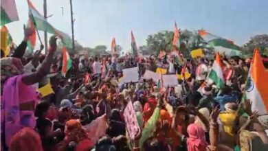 श्री सीमेंट खदान परियोजना के खिलाफ ग्रामीणों का विरोध श्री सीमेंट खदान परियोजना के खिलाफ ग्रामीणों का विरोध