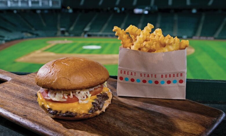 इंड–SA मैच स्टेडियम में फूड के बढ़े दाम इंड–SA मैच स्टेडियम में फूड के बढ़े दाम