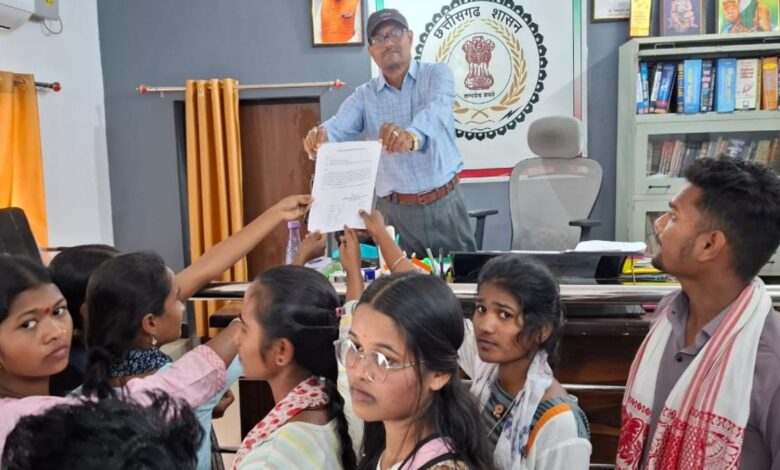 कॉलेज के पास शराब दुकान से छात्रों में असुरक्षा हटाने की मांग तेज कॉलेज के पास शराब दुकान से छात्रों में असुरक्षा हटाने की मांग तेज