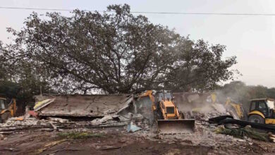 हाईवे पर अवैध ढाबा हटाया, सड़क सुरक्षा सख्त बनाई गई