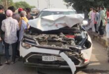 एक्सप्रेस-वे पर अचानक सांड से टकराई कार, बड़ा हादसा टला