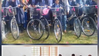 भाजपा प्रदेश अध्यक्ष ने 160 छात्राओं को बांटी साइकिल, बच्चों के साथ किया न्यौता भोज