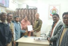 आदिवासी समाज के पूर्व जिला अध्यक्ष जीवन की जेल में संदिग्ध मौत की जांच के लिए साैंपा ज्ञापन