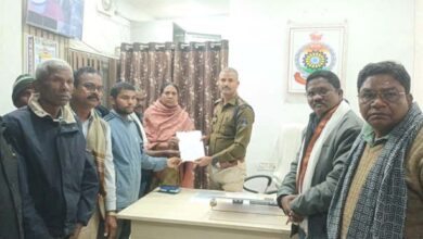 आदिवासी समाज के पूर्व जिला अध्यक्ष जीवन की जेल में संदिग्ध मौत की जांच के लिए साैंपा ज्ञापन