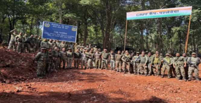 नक्सलियों के कोर जोन पल्लेवाया में खुला नवीन सुरक्षा कैम्प, पहुंच विहीन गांव आपस में जुड़ जायेंगे नक्सलियों के कोर जोन पल्लेवाया में खुला नवीन सुरक्षा कैम्प, पहुंच विहीन गांव आपस में जुड़ जायेंगे