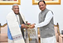 मुख्यमंत्री साय से राज्यसभा के उप सभापति हरिवंश ने की सौजन्य मुलाकात मुख्यमंत्री साय से राज्यसभा के उप सभापति हरिवंश ने की सौजन्य मुलाकात