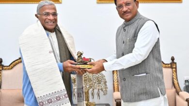 मुख्यमंत्री साय से राज्यसभा के उप सभापति हरिवंश ने की सौजन्य मुलाकात मुख्यमंत्री साय से राज्यसभा के उप सभापति हरिवंश ने की सौजन्य मुलाकात