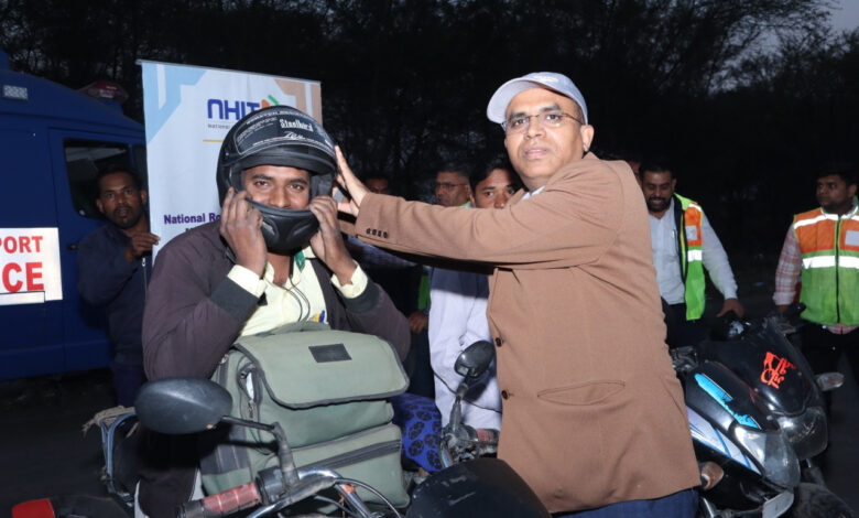 राष्ट्रीय सड़क सुरक्षा माह : रायपुर-बिलासपुर हाइवे पर चलाया गया जागरूकता अभियान