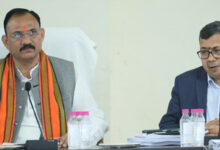 स्वास्थ्य मंत्री ने स्वास्थ्य सेवाओं को मिशन मोड में सुदृढ़ करने के दिए निर्देश