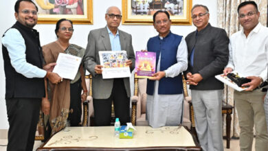 पूर्व राज्यपाल बैस ने मुख्यमंत्री साय से की सौजन्य मुलाकात